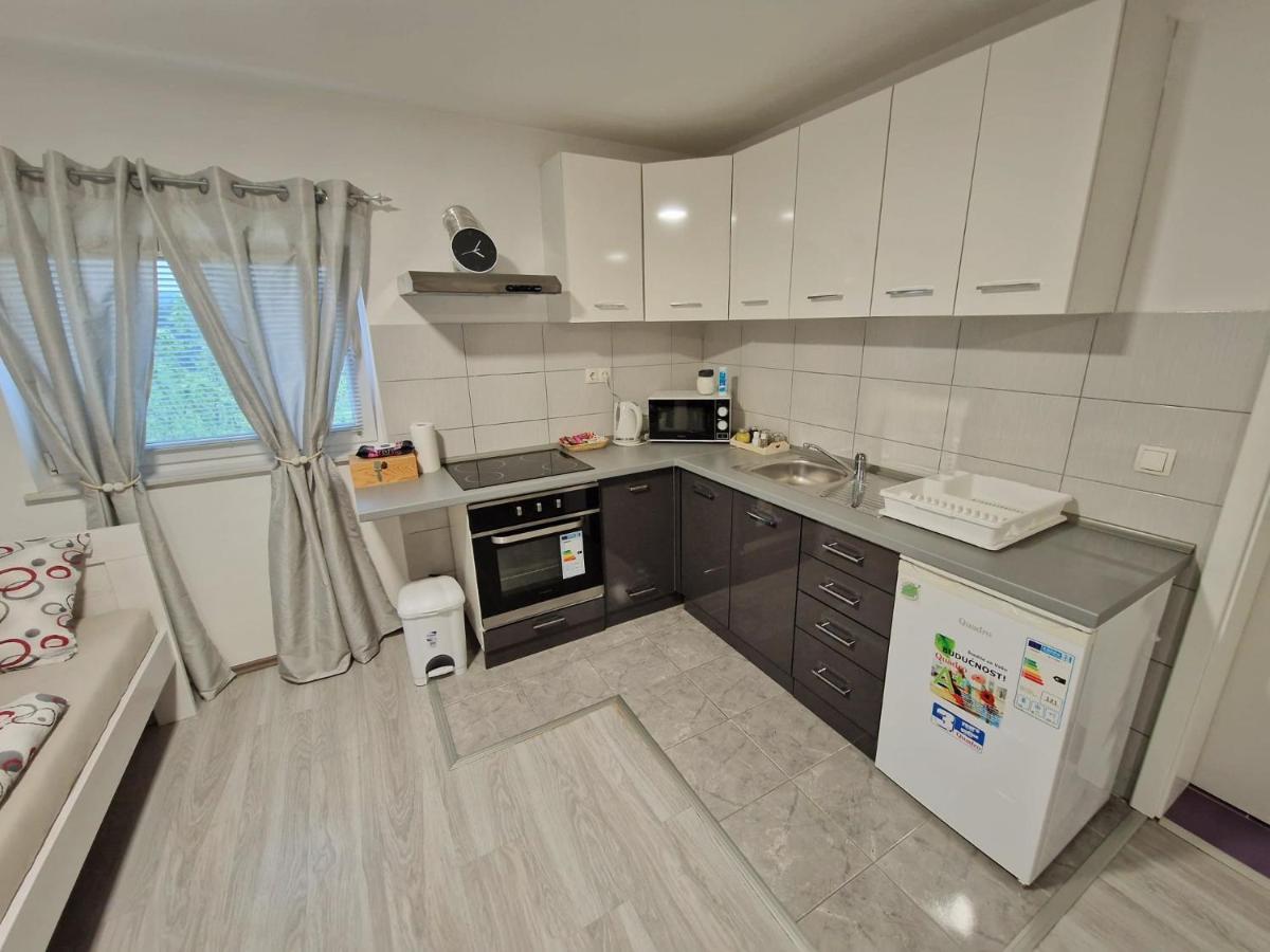 Guesthouse Ella Слуни Экстерьер фото