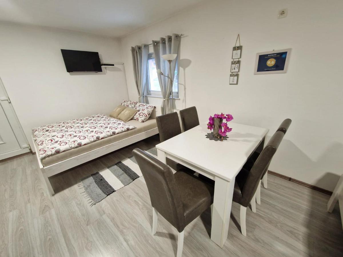 Guesthouse Ella Слуни Экстерьер фото