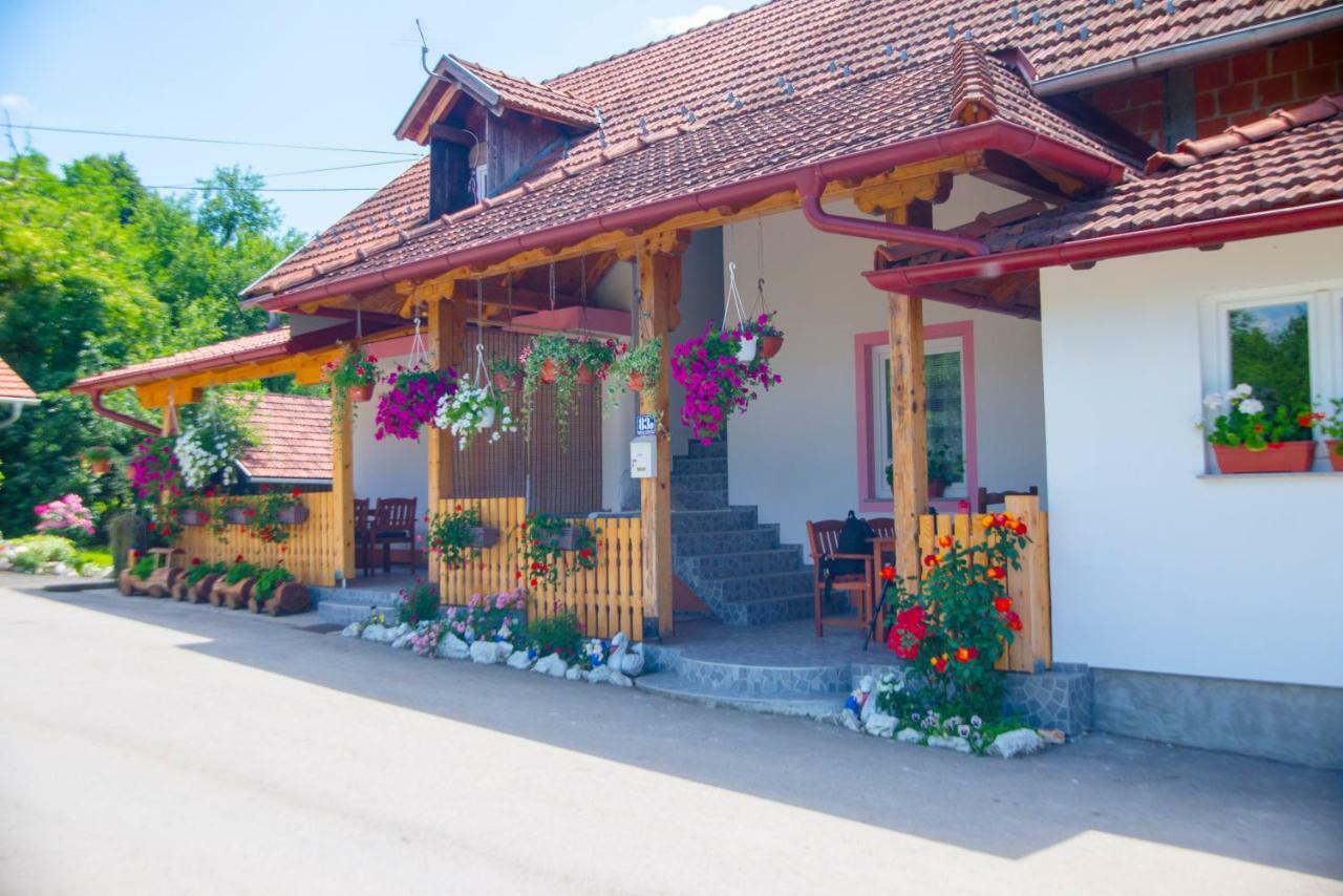 Guesthouse Ella Слуни Экстерьер фото