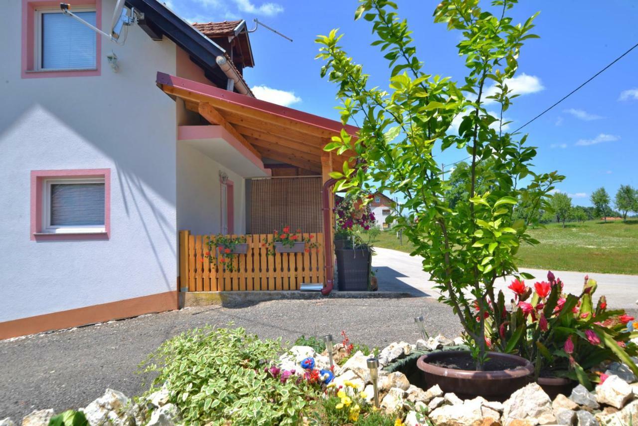 Guesthouse Ella Слуни Экстерьер фото
