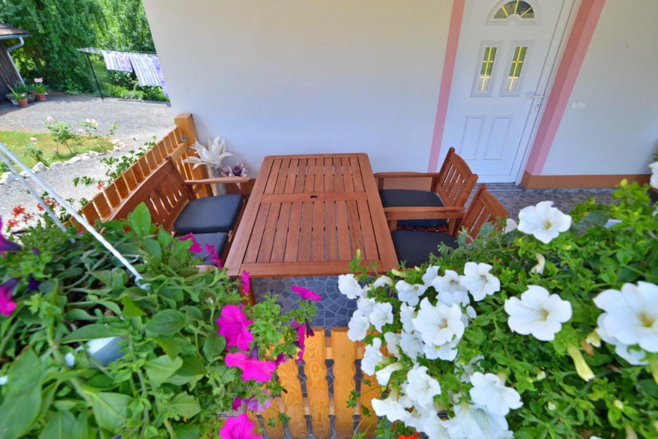 Guesthouse Ella Слуни Экстерьер фото