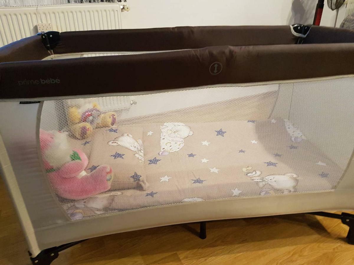 Guesthouse Ella Слуни Экстерьер фото