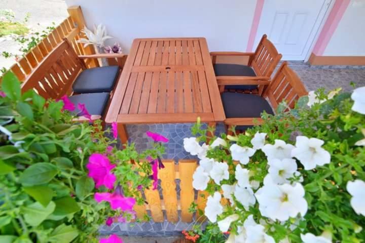 Guesthouse Ella Слуни Экстерьер фото